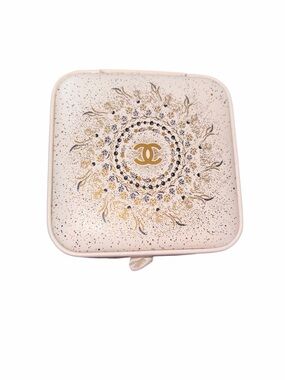 White /gold jewelry box